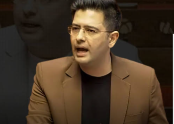 MP ਰਾਘਵ ਚੱਢਾ ਦਾ ਕੇਜਰੀਵਾਲ ਨੂੰ ਸਖ਼ਤ ਸੁਨੇਹਾ…ਸਮਾਂ ਆਉਣ ‘ਤੇ ਜ਼ੁਬਾਨ ਖੋਲਣ ਦੇ ਦਿੱਤੇ ਸੰਕੇਤ