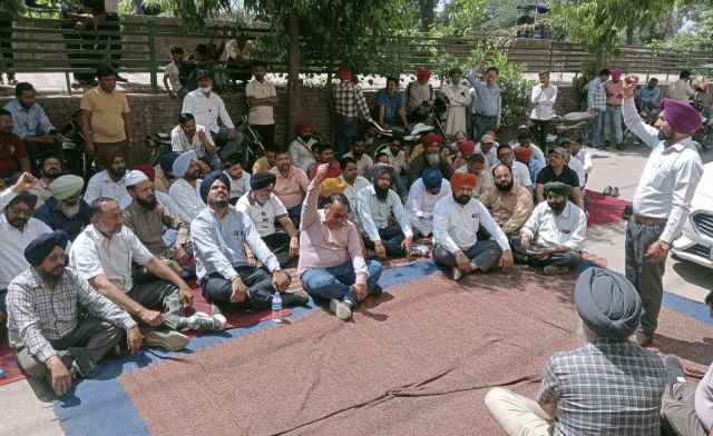 ਮਹਿਲ ਕਲਾਂ ਦੇ ਡਾ. ਮਿੱਠੂ ਮੁਹੰਮਦ (ਫਰੀਦ ਹਸਪਤਾਲ) ਨੂੰ ਵੱਡਾ ਸਦਮਾ…ਜਣੇਪੇ ਦੌਰਾਨ ਨੂੰਹ ਦੀ ਮੌਤ