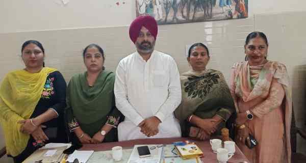 ਕਾਂਗਰਸੀ ਵਰਕਰਾਂ ‘ਤੇ ਦਰਜ FIR ਦਾ ਮੁੱਦਾ ਐਸਸੀ ਕਮਿਸ਼ਨ ਪੰਜਾਬ ਦੇ ਦਰਬਾਰ ਪੁੱਜਿਆ