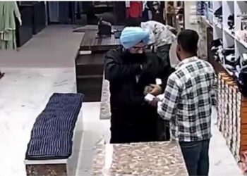 ਵੀਡੀਓ ਵਾਇਰਲ…ਤੇ ਜਦੋਂ ਮੰਤਰੀ ਦੇ OSD ਨੇ ਕੋਟ ਦੀ ਜੇਬ ‘ਚ ਪਾ ਲਏ ਰਿਸ਼ਵਤ ਦੇ ਪੈਸੇ