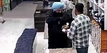 ਵੀਡੀਓ ਵਾਇਰਲ…ਤੇ ਜਦੋਂ ਮੰਤਰੀ ਦੇ OSD ਨੇ ਕੋਟ ਦੀ ਜੇਬ ‘ਚ ਪਾ ਲਏ ਰਿਸ਼ਵਤ ਦੇ ਪੈਸੇ