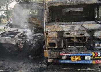 ਬੈਟਰੀ ਦਾ ਸ਼ਾਰਟ ਸਰਕਟ ਹੋਣ ਕਾਰਨ ਦੋ ਗੱਡੀਆਂ ਹੋਈਆਂ ਸੜ ਕੇ ਸੁਆਹ…ਲੱਖਾਂ ਦਾ ਹੋਇਆ ਨੁਕਸਾਨ