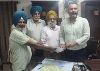 ਇੰਦਰਲੋਕ ਕਾਲੋਨੀ ਨੇੜੇ ਬਣੇ ਹੋਟਲਾਂ ਦੀ ਫੇਰ ਹੋਗੀ ਡੀਸੀ ਨੂੰ ਸ਼ਿਕਾਇਤ