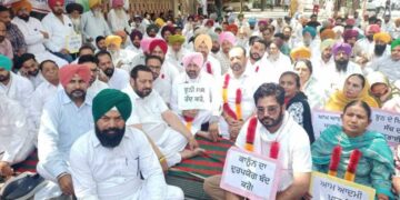 …ਹੁਣ FIR ਰੱਦ ਕਰਵਾ ਕੇ ਹੀ ਉੱਠਾਂਗੇ…ਵਿਧਾਇਕ ਢਿੱਲੋਂ ਵੱਲੋਂ ਅਣਮਿੱਥੇ ਸਮੇਂ ਲਈ ਭੁੱਖ ਹੜ੍ਹਤਾਲ ਸ਼ੁਰੂ