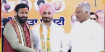 ਬਰਨਾਲਾ ਦੇ ਰਜਵਾੜੇ ਢਾਬੇ ‘ਤੇ ਖਿੜਿਆ ਕਮਲ ਦਾ ਫੁੱਲ…ਬੜਿੰਗ ਨੇ ਕੀਤੀ ਭਾਜਪਾ ‘ਚ ਸ਼ਮੂਲੀਅਤ