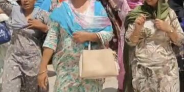 …ਜਿਹੜਾ ਸਮਾਨ ਅਸੀਂ ਖਰੀਦਿਆ ਹੀ ਨਹੀਂ ਉਹਦੇ ਬਿੱਲਾਂ ‘ਤੇ ਦਸਤਖ਼ਤ ਕਿਉਂ ਕਰੀਏ…ਆਂਗਣਵਾੜੀ ਵਰਕਰਾਂ ਦੀ ਜ਼ਿਲ੍ਹਾ ਪ੍ਰਸ਼ਾਸਨ ਨੂੰ ਦੋ ਟੁੱਕ ਨਾਂਹ