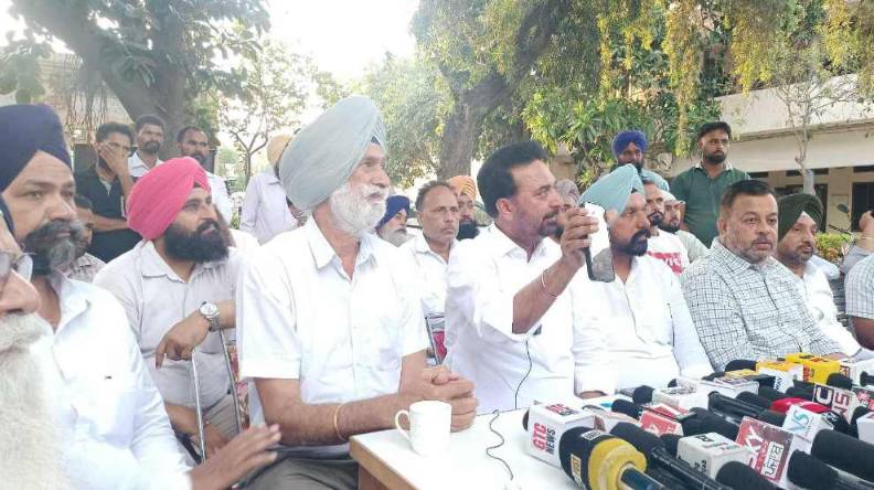 ਨਗਰ ਨਿਗਮ ਚੋਣਾਂ : ਅਕਾਲੀ ਦਲ ਦੀ ਆਪ ਨੂੰ ਸਲਾਹ…ਪੁਲਿਸ ਦੇ ਕਿਸੇ ਵੱਡੇ ਅਫਸਰ ਨੂੰ ਬਣਾਓ ਮੇਅਰ…!