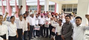 ਬਰਨਾਲਾ ਅਦਾਲਤਾਂ ‘ਚ ਨਹੀਂ ਹੋਵੇਗਾ ਕੋਈ ਕੰਮ…ਵਕੀਲਾਂ ਨੇ ਕੀਤੀ ਮੁਕੰਮਲ ਹੜ੍ਹਤਾਲ